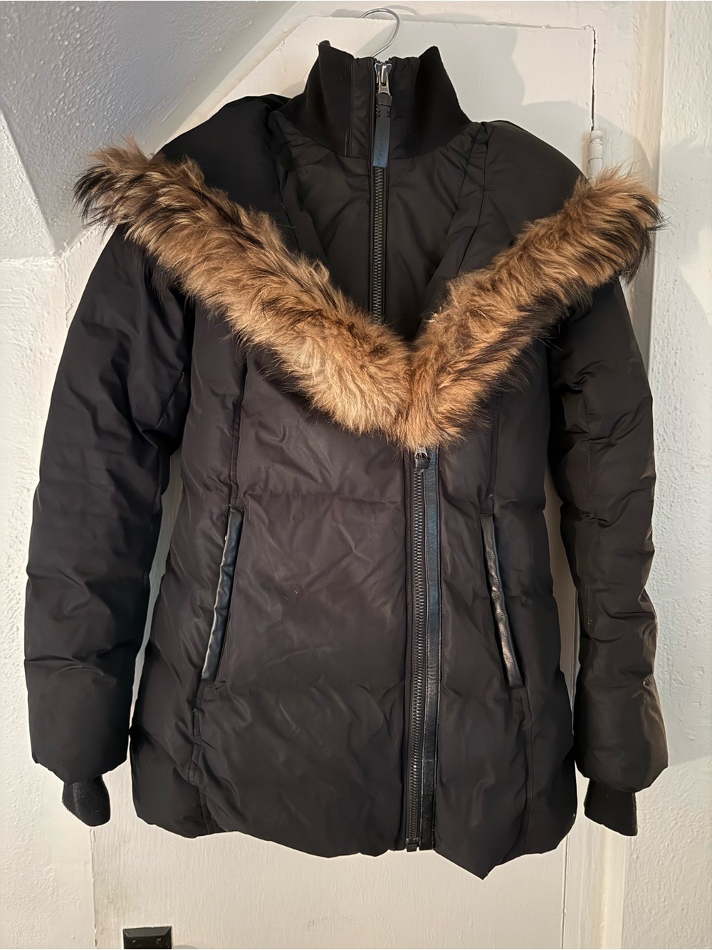 Mackage Adali Fitted Down Puffer Jacket with Racoon Fur Trim Hood Size Small